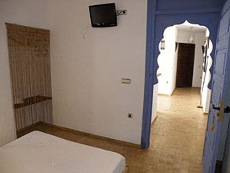 Hostal Extramuros Conil De La Frontera Exterior photo