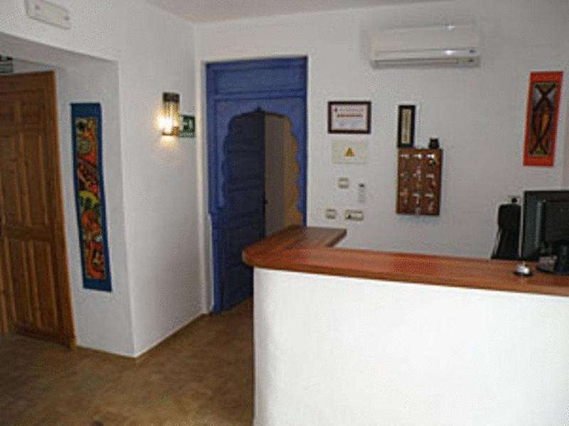 Hostal Extramuros Conil De La Frontera Exterior photo
