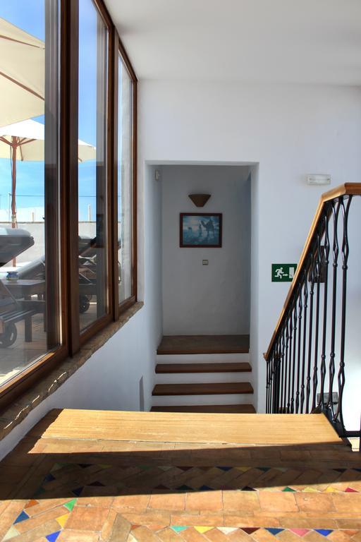 Hostal Extramuros Conil De La Frontera Exterior photo